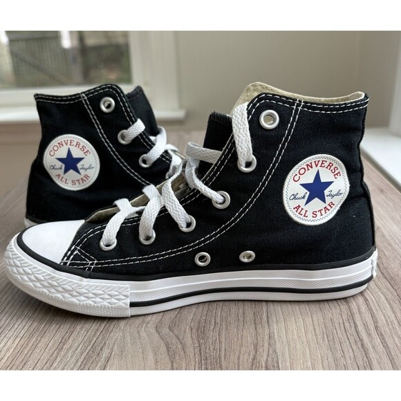 Converse Chuck Taylor All Star High Top  Black/White Youth Size 13.5 - Picture 1 of 8